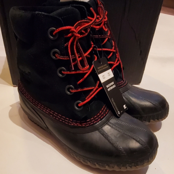 New SOREL Cheyanne II Youth Black/Mountain Red Waterproof Duck Boots 4 NIB - Picture 2 of 11